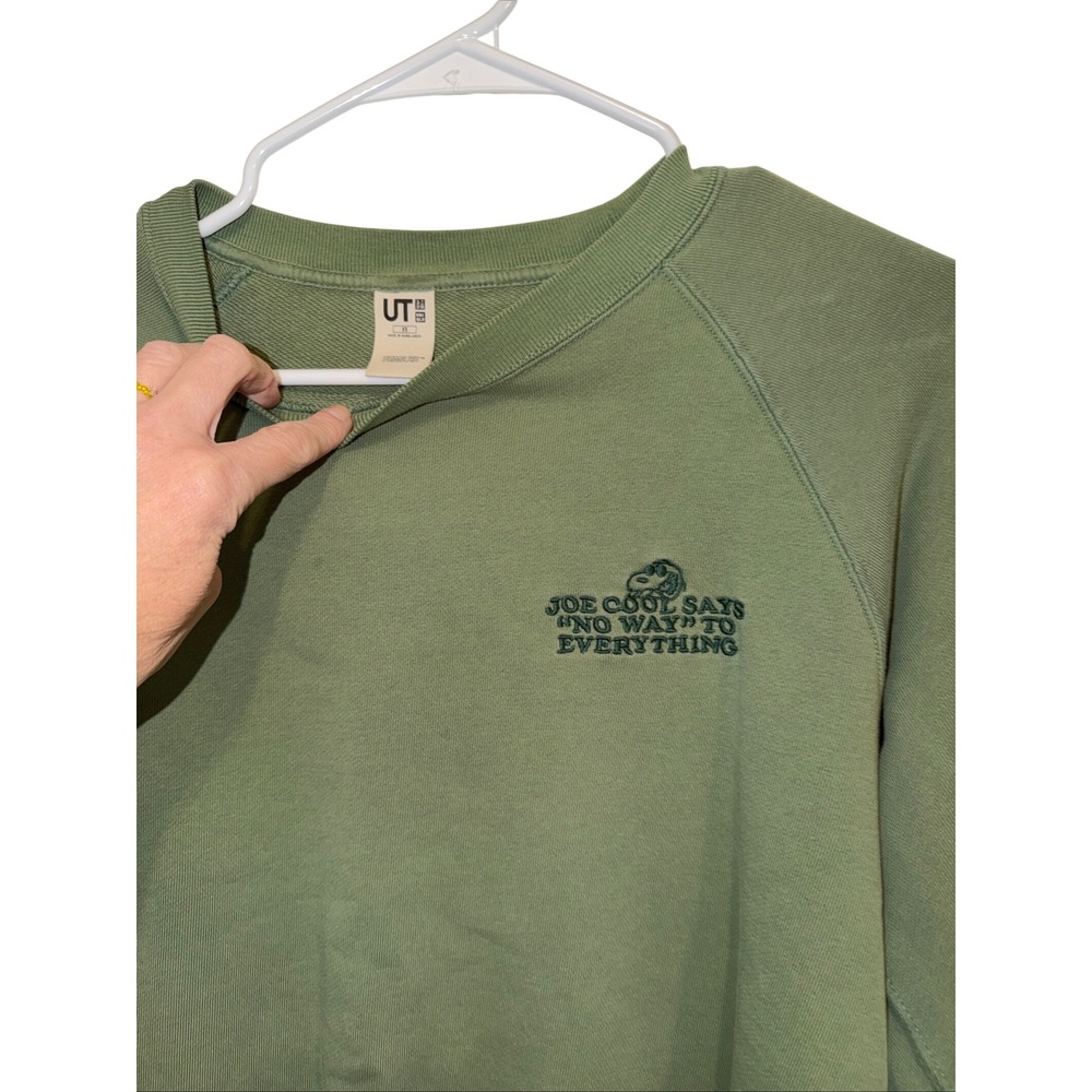 Uniqlo UT Peanuts Joe Cool Snoopy Sweatshirt Sage Green XSRaglan Pullover